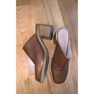 Seychelles in the moment Mules size 9 1/2